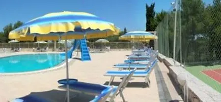 Lo Smeraldo 4* 치스테르니노
