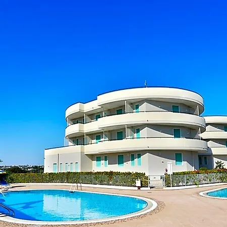Otel Lo Smeraldo 4*
