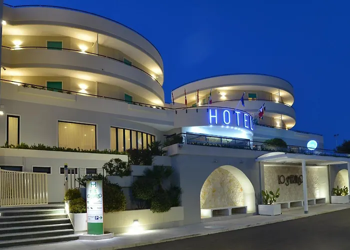 Lo Smeraldo فندق تْشيستيرنِنو